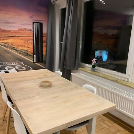 Mainpark Apartment 4 Schlafzimmer Bis Zu 10 Personen Direkt Ueber Aschaffapartment Bei Aschaffenburg Mainaschaff Εξωτερικό φωτογραφία