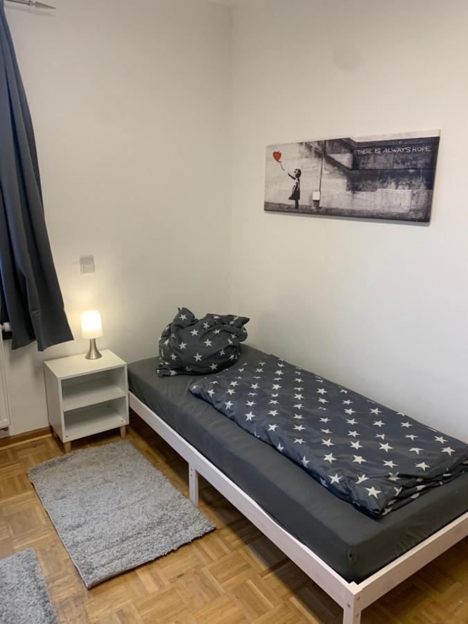 Mainpark Apartment 4 Schlafzimmer Bis Zu 10 Personen Direkt Ueber Aschaffapartment Bei Aschaffenburg Mainaschaff Εξωτερικό φωτογραφία