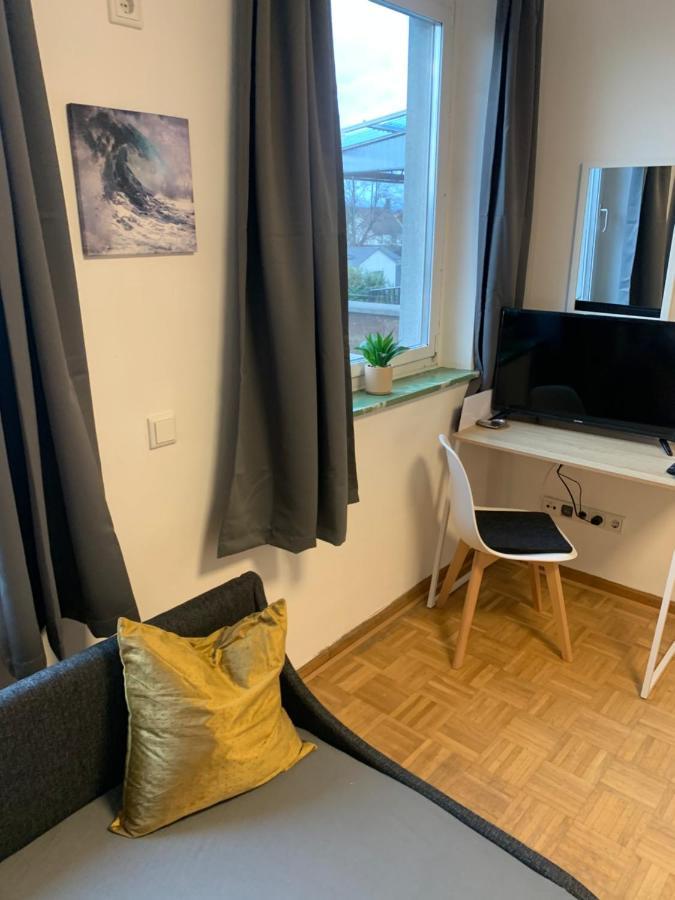 Mainpark Apartment 4 Schlafzimmer Bis Zu 10 Personen Direkt Ueber Aschaffapartment Bei Aschaffenburg Mainaschaff Εξωτερικό φωτογραφία