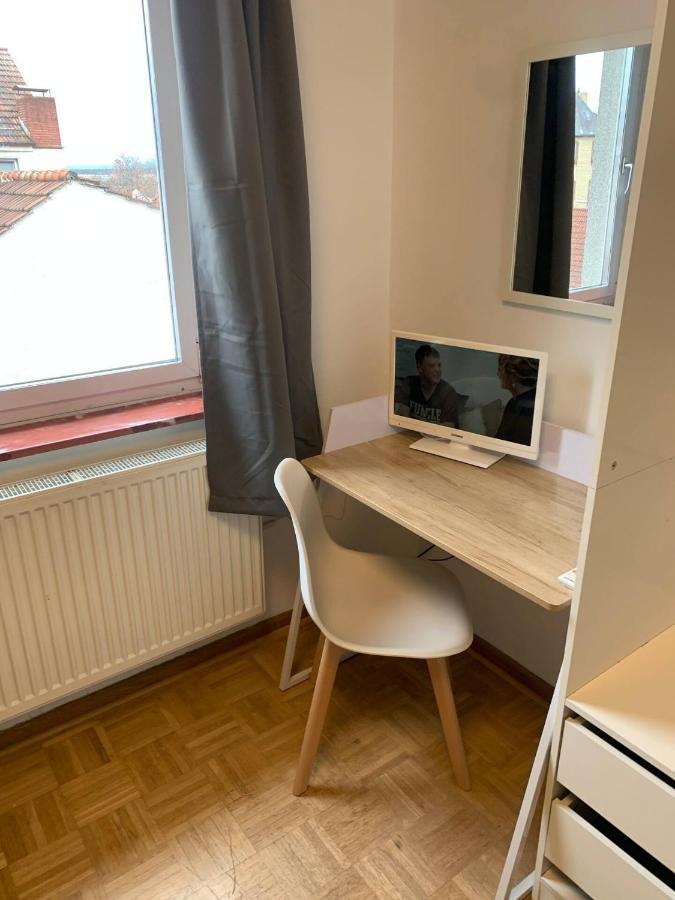 Mainpark Apartment 4 Schlafzimmer Bis Zu 10 Personen Direkt Ueber Aschaffapartment Bei Aschaffenburg Mainaschaff Εξωτερικό φωτογραφία